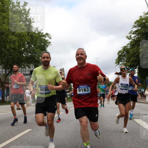 29.06.2025 - hella hamburg halbmarathon Yannick Fuchs http://msf.ph/oto/8237981 29.06.2025 10:47:12 20KM 1061, 1258, 1499, 1683, 1706, 1783, 2074, 2082, 2099, 2208, 2346, 2910, 3059, 3334, 3999, 4065, 4419, 4587, 4635, 4770, 5077, 5607, 5907, 6198, 6628, 7177, 7509, 7864, 8273, 8361, 8390, 8651, 9065, 9163, 9537, 10724, 10895, 11217, 11588, 11589, 11604, 11689, 11992, 12155, 12413, 12490, 12875, 12910, 13289, 14323, 15126, 15179, 15430, 15681, 15980, 16467, 16538, 16986, 18249, 18590, 18720, 18901, 19208, 19244 meine-sportfotos.de