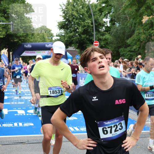 29.06.2025 - hella hamburg halbmarathon Zöllner http://msf.ph/oto/8238066 29.06.2025 10:55:27 Ziel 1130, 2252, 2771, 4189, 4951, 5287, 5643, 6938, 8487, 11184, 12526, 13234, 13236, 13470, 16213, 16985, 17603, 17940, 18290, 18380, 18531 meine-sportfotos.de