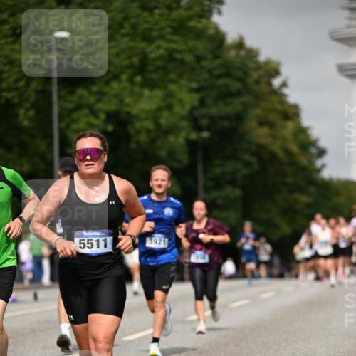 29.06.2025 - hella hamburg halbmarathon Dr. Thomas Lammeyer http://msf.ph/oto/8238076 29.06.2025 10:13:51 Kennedybrücke 1573, 1838, 3921, 5511, 7042, 7187, 7333, 7636, 8090, 8219, 8890, 9366, 9434, 9674, 9781, 10036, 10943, 11027, 11180 meine-sportfotos.de