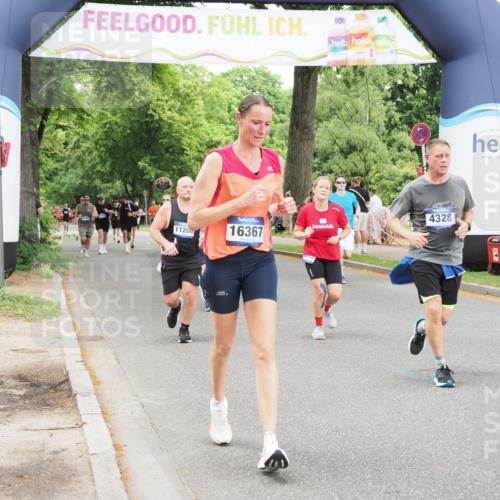 29.06.2025 - hella hamburg halbmarathon MichiJ http://msf.ph/oto/8238090 29.06.2025 10:50:11 Zwischen KM18-KM19 4328, 7243, 9306, 11180, 11208, 11527, 12315, 12316, 13958, 14917, 15908, 16367, 17071, 17532 meine-sportfotos.de