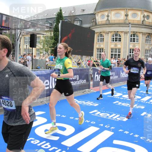 29.06.2025 - hella hamburg halbmarathon Michael Strokosch http://msf.ph/oto/8238101 29.06.2025 10:48:05 Ziel 1086, 1604, 1613, 4324, 4528, 4601, 5022, 6377, 9638, 12706, 12724, 12747, 12808, 13570, 16149, 16766, 18206, 18922, 19198 meine-sportfotos.de
