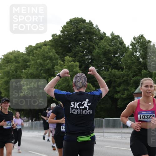 29.06.2025 - hella hamburg halbmarathon Jannik Wohlers http://msf.ph/oto/8238113 29.06.2025 10:29:10 Lombardsbrücke 1063, 1661, 3311, 3524, 4349, 4395, 5350, 6285, 6725, 7517, 7832, 9714, 9937, 10322, 10996, 11249, 11269, 11444, 11634, 12086, 12216, 12227, 13382, 14644, 16306, 16659, 16662, 17496, 17945, 18298, 18299 meine-sportfotos.de