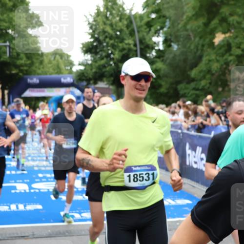 29.06.2025 - hella hamburg halbmarathon Zöllner http://msf.ph/oto/8238122 29.06.2025 10:55:28 Ziel 1130, 2252, 2771, 4189, 4951, 5287, 5319, 6591, 6938, 8487, 12526, 13234, 13236, 16213, 16609, 16985, 17603, 17940, 18290 meine-sportfotos.de