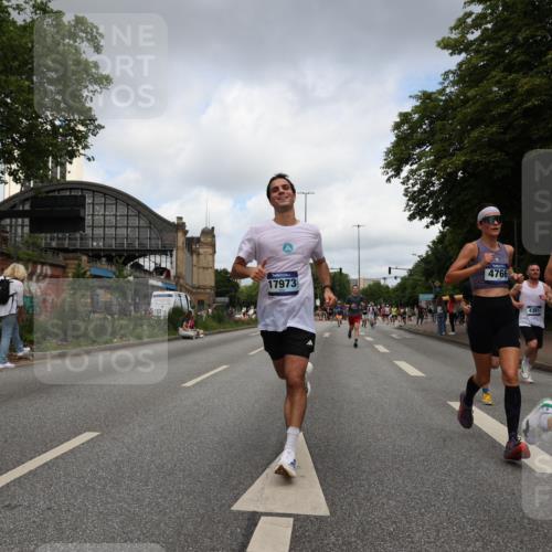 29.06.2025 - hella hamburg halbmarathon Yannick Fuchs http://msf.ph/oto/8238129 29.06.2025 10:34:37 20KM 1358, 1603, 1975, 2573, 2750, 2826, 3626, 4381, 4398, 4766, 4888, 5375, 5409, 5508, 6149, 6152, 6649, 7109, 7495, 7622, 8346, 8467, 8574, 8933, 9294, 11714, 12046, 12091, 13190, 14077, 14699, 15015, 15421, 15813, 15828, 16580, 16761, 17245, 17792, 17916, 17973, 18013, 18979 meine-sportfotos.de