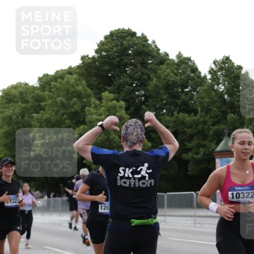 29.06.2025 - hella hamburg halbmarathon Jannik Wohlers http://msf.ph/oto/8238133 29.06.2025 10:29:10 Lombardsbrücke 1063, 1661, 3311, 3524, 4349, 4395, 5350, 6285, 6725, 7517, 7832, 9714, 9937, 10322, 10996, 11249, 11269, 11444, 11634, 12086, 12216, 12227, 13382, 14644, 16306, 16659, 16662, 17496, 17945, 18298, 18299 meine-sportfotos.de