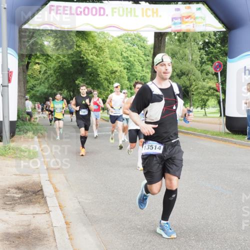 29.06.2025 - hella hamburg halbmarathon MichiJ http://msf.ph/oto/8238177 29.06.2025 10:27:23 Zwischen KM18-KM19 1164, 1615, 2525, 2849, 7981, 11049, 11055, 11379, 13514, 14905, 15372, 17005, 18723 meine-sportfotos.de