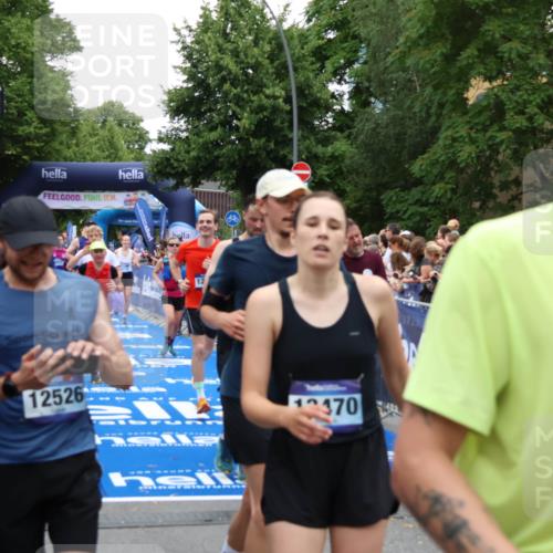29.06.2025 - hella hamburg halbmarathon Zöllner http://msf.ph/oto/8238199 29.06.2025 10:55:29 Ziel 1130, 2252, 2771, 4189, 4951, 5287, 5319, 6591, 6938, 8487, 13234, 13236, 16213, 16334, 16609, 16985, 17603, 17940 meine-sportfotos.de