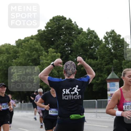 29.06.2025 - hella hamburg halbmarathon Jannik Wohlers http://msf.ph/oto/8238209 29.06.2025 10:29:10 Lombardsbrücke 1063, 1661, 3311, 3524, 4349, 4395, 5350, 6285, 6725, 7517, 7832, 9714, 9937, 10322, 10996, 11249, 11269, 11444, 11634, 12086, 12216, 12227, 13382, 14644, 16306, 16659, 16662, 17496, 17945, 18298, 18299 meine-sportfotos.de