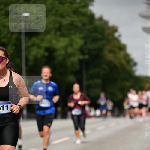 29.06.2025 - hella hamburg halbmarathon Dr. Thomas Lammeyer http://msf.ph/oto/8238220 29.06.2025 10:13:51 Kennedybrücke 1573, 1838, 3921, 5511, 7042, 7187, 7333, 7636, 8090, 8219, 8890, 9366, 9434, 9674, 9781, 10036, 10943, 11027, 11180 meine-sportfotos.de
