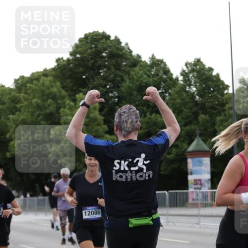 29.06.2025 - hella hamburg halbmarathon Jannik Wohlers http://msf.ph/oto/8238264 29.06.2025 10:29:10 Lombardsbrücke 1063, 1661, 3311, 3524, 4349, 4395, 5350, 6285, 6725, 7517, 7832, 9714, 9937, 10322, 10996, 11249, 11269, 11444, 11634, 12086, 12216, 12227, 13382, 14644, 16306, 16659, 16662, 17496, 17945, 18298, 18299 meine-sportfotos.de