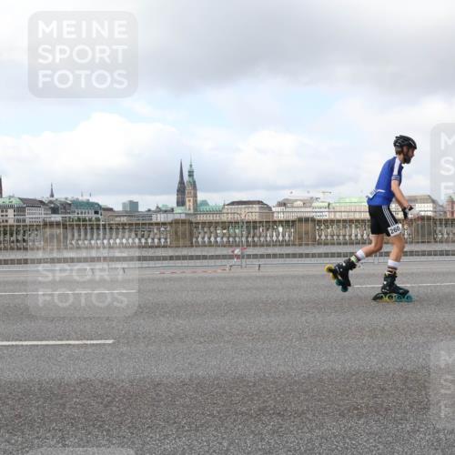 29.06.2025 - hella hamburg halbmarathon Lena Gebhardt http://msf.ph/oto/8238326 29.06.2025 09:02:02 Lombardsbrücke  meine-sportfotos.de