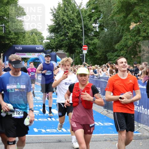 29.06.2025 - hella hamburg halbmarathon Zöllner http://msf.ph/oto/8238490 29.06.2025 10:55:31 Ziel 1130, 2252, 2771, 4951, 5287, 5319, 6591, 6938, 12584, 13234, 13267, 14036, 14592, 16213, 16334, 16609, 17603, 17940 meine-sportfotos.de