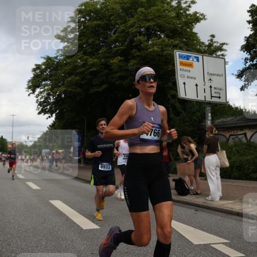 29.06.2025 - hella hamburg halbmarathon Yannick Fuchs http://msf.ph/oto/8238519 29.06.2025 10:34:38 20KM 1358, 1603, 1975, 2573, 2750, 2826, 3626, 4381, 4766, 4888, 5375, 5409, 5508, 5803, 6149, 6152, 6649, 7109, 7495, 7622, 8346, 8467, 8574, 8933, 9294, 10900, 11714, 11731, 12046, 12091, 12865, 13190, 14077, 14699, 15015, 15421, 15813, 15828, 16580, 16761, 17245, 17973, 18013, 18979 meine-sportfotos.de