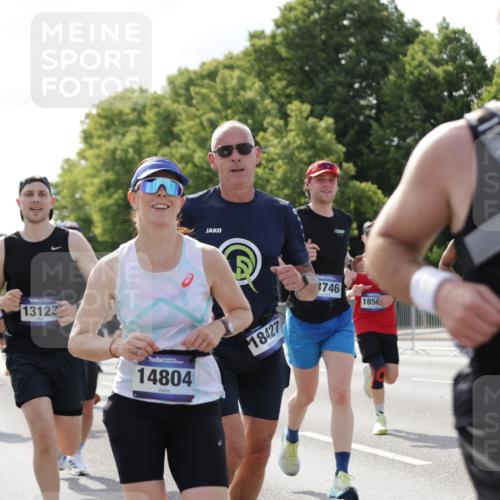 29.06.2025 - hella hamburg halbmarathon Jannik Wohlers http://msf.ph/oto/8238547 29.06.2025 09:53:55 Lombardsbrücke 1119, 1171, 1342, 1399, 1424, 1476, 1892, 2020, 2098, 2188, 2842, 2889, 3477, 3785, 4029, 4183, 4185, 4270, 5020, 6630, 6831, 7297, 7709, 8576, 8698, 8743, 9463, 9815, 10237, 10529, 11773, 11848, 12159, 12203, 12413, 12549, 12679, 12706, 12724, 12747, 12776, 13123, 13348, 13707, 13746, 14541, 14804, 15001, 15333, 15422, 15573, 15825, 15981, 16314, 16316, 16627, 16893, 17229, 17332, 17451, 17710, 17905, 18380, 18499, 18509, 18815, 19038, 19051, 19137 meine-sportfotos.de