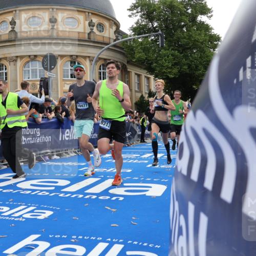 29.06.2025 - hella hamburg halbmarathon Strokosch-Dieckow http://msf.ph/oto/8238569 29.06.2025 10:36:05 Ziel 2399, 2774, 6032, 6990, 9313, 10477, 12168, 12447, 12488, 13419, 14601, 14875, 15115, 17078, 17217, 17329, 17691, 18156, 18259, 18600 meine-sportfotos.de