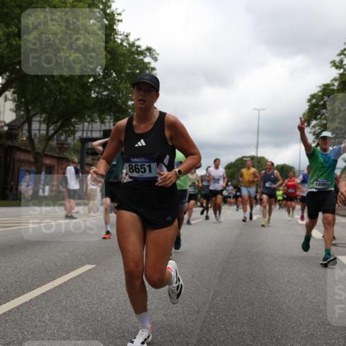 29.06.2025 - hella hamburg halbmarathon Yannick Fuchs http://msf.ph/oto/8238600 29.06.2025 10:47:14 20KM 1061, 1258, 1499, 1683, 1706, 1783, 2074, 2082, 2099, 2208, 2346, 2910, 3059, 3208, 3209, 3334, 3999, 4065, 4419, 4635, 4770, 5077, 5907, 6198, 6628, 7177, 7509, 7864, 8273, 8361, 8390, 8651, 9065, 9142, 9163, 9537, 10549, 10724, 10895, 11217, 11588, 11589, 11604, 11689, 11992, 12155, 12413, 12490, 12875, 12910, 13289, 14323, 15061, 15126, 15179, 15430, 15497, 15681, 15980, 16467, 16538, 16986, 18249, 18590, 18720, 18901, 19208, 19244 meine-sportfotos.de