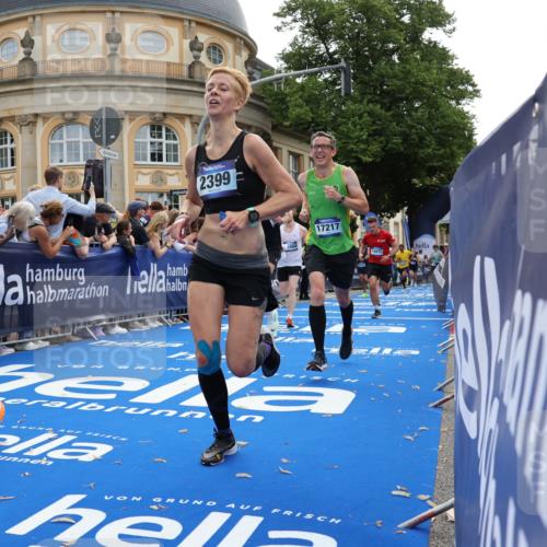 29.06.2025 - hella hamburg halbmarathon Strokosch-Dieckow http://msf.ph/oto/8238644 29.06.2025 10:36:06 Ziel 2399, 2774, 6032, 6990, 9313, 10477, 12168, 12447, 12488, 13419, 14601, 14875, 15115, 17078, 17217, 17329, 17691, 18156, 18259, 18600 meine-sportfotos.de