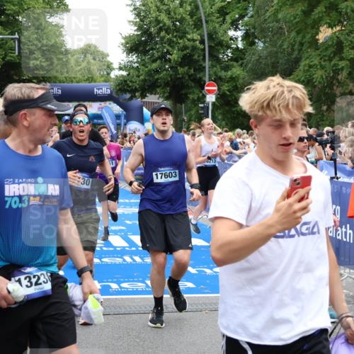 29.06.2025 - hella hamburg halbmarathon Zöllner http://msf.ph/oto/8238673 29.06.2025 10:55:33 Ziel 1130, 2252, 2771, 4951, 5319, 6591, 6938, 8573, 11554, 12544, 12584, 13234, 13267, 14036, 14592, 16213, 16334, 16609, 17603 meine-sportfotos.de