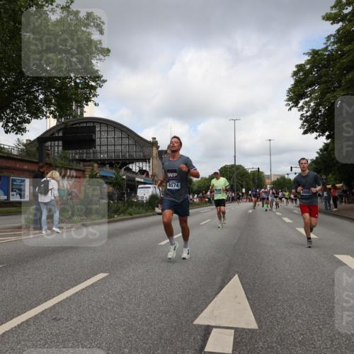 29.06.2025 - hella hamburg halbmarathon Yannick Fuchs http://msf.ph/oto/8238685 29.06.2025 10:34:40 20KM 1358, 1603, 1975, 2573, 2750, 2826, 3626, 4381, 4766, 4888, 5375, 5409, 5508, 5803, 6149, 6152, 6649, 7109, 7495, 7622, 8467, 8574, 8933, 9294, 10900, 11714, 11731, 12088, 12865, 14077, 14699, 15015, 15421, 15813, 15828, 16580, 16761, 17245, 17973, 18013, 18979 meine-sportfotos.de