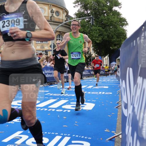 29.06.2025 - hella hamburg halbmarathon Strokosch-Dieckow http://msf.ph/oto/8238687 29.06.2025 10:36:06 Ziel 2399, 2774, 6032, 6990, 9313, 10477, 12168, 12447, 12488, 13419, 14601, 14875, 15115, 17078, 17217, 17329, 17691, 18156, 18259, 18600 meine-sportfotos.de
