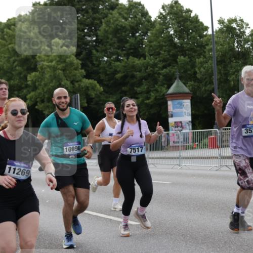 29.06.2025 - hella hamburg halbmarathon Jannik Wohlers http://msf.ph/oto/8238694 29.06.2025 10:29:14 Lombardsbrücke 1063, 1661, 3311, 3524, 4349, 4395, 5350, 6285, 7517, 7832, 9937, 10322, 10996, 11249, 11269, 11376, 11444, 11634, 12086, 12216, 12227, 13382, 13810, 16306, 16659, 16662, 17496, 17945, 18298, 18299, 18385 meine-sportfotos.de