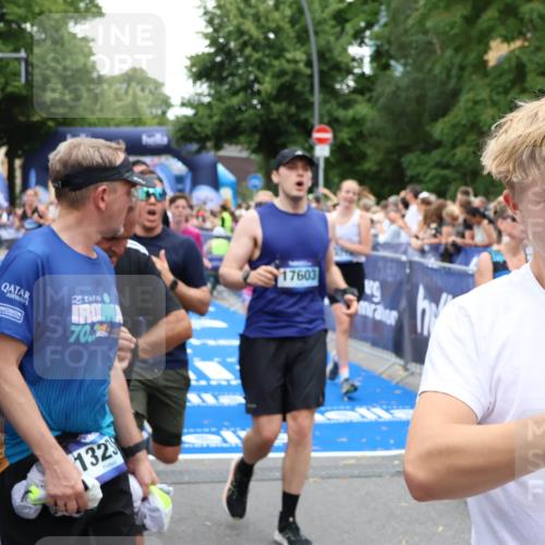 29.06.2025 - hella hamburg halbmarathon Zöllner http://msf.ph/oto/8238709 29.06.2025 10:55:33 Ziel 1130, 2252, 2771, 4951, 5319, 6591, 6938, 8573, 11554, 12544, 12584, 13234, 13267, 14036, 14592, 16213, 16334, 16609, 17603 meine-sportfotos.de