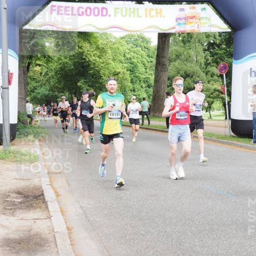 29.06.2025 - hella hamburg halbmarathon MichiJ http://msf.ph/oto/8238710 29.06.2025 10:27:26 Zwischen KM18-KM19 2849, 3431, 7981, 9403, 11049, 11055, 11281, 11379, 13514, 14905, 15372, 15561, 17623, 18723, 18761, 19004, 19151 meine-sportfotos.de