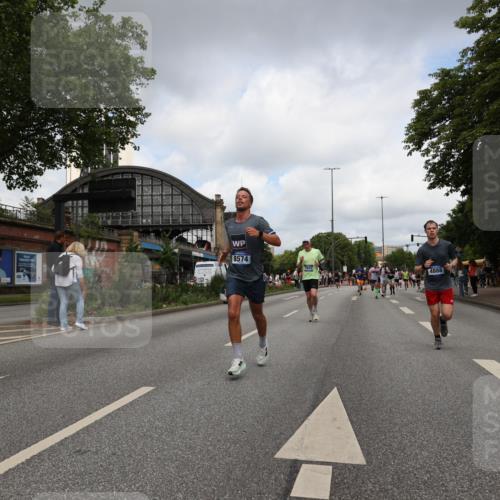 29.06.2025 - hella hamburg halbmarathon Yannick Fuchs http://msf.ph/oto/8238725 29.06.2025 10:34:40 20KM 1358, 1603, 1975, 2573, 2750, 2826, 3626, 4381, 4766, 4888, 5375, 5409, 5508, 5803, 6149, 6152, 6649, 7109, 7495, 7622, 8467, 8574, 8933, 9294, 10900, 11714, 11731, 12088, 12865, 14077, 14699, 15015, 15421, 15813, 15828, 16580, 16761, 17245, 17973, 18013, 18979 meine-sportfotos.de
