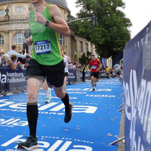 29.06.2025 - hella hamburg halbmarathon Strokosch-Dieckow http://msf.ph/oto/8238732 29.06.2025 10:36:06 Ziel 2399, 2774, 6032, 6990, 9313, 10477, 12168, 12447, 12488, 13419, 14601, 14875, 15115, 17078, 17217, 17329, 17691, 18156, 18259, 18600 meine-sportfotos.de