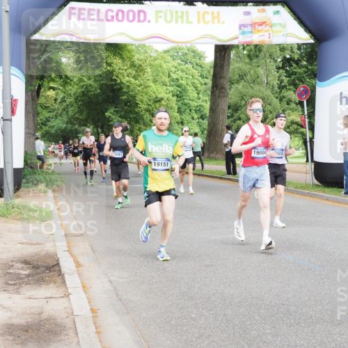 29.06.2025 - hella hamburg halbmarathon MichiJ http://msf.ph/oto/8238748 29.06.2025 10:27:26 Zwischen KM18-KM19 2849, 3431, 7981, 9403, 11049, 11055, 11281, 11379, 13514, 14905, 15372, 15561, 17623, 18723, 18761, 19004, 19151 meine-sportfotos.de