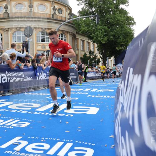 29.06.2025 - hella hamburg halbmarathon Strokosch-Dieckow http://msf.ph/oto/8238772 29.06.2025 10:36:08 Ziel 2399, 2774, 6032, 6829, 6990, 6993, 9313, 10477, 12168, 12447, 12488, 13419, 13991, 14601, 14875, 15115, 17078, 17217, 17329, 17691, 18156, 18600 meine-sportfotos.de