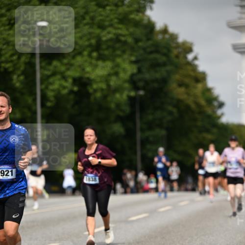 29.06.2025 - hella hamburg halbmarathon Dr. Thomas Lammeyer http://msf.ph/oto/8238778 29.06.2025 10:13:53 Kennedybrücke 1483, 1573, 1838, 3921, 5511, 7042, 7333, 7636, 7685, 8090, 8219, 8890, 9366, 9434, 9674, 9781, 9816, 10036, 10943, 11027, 11180 meine-sportfotos.de