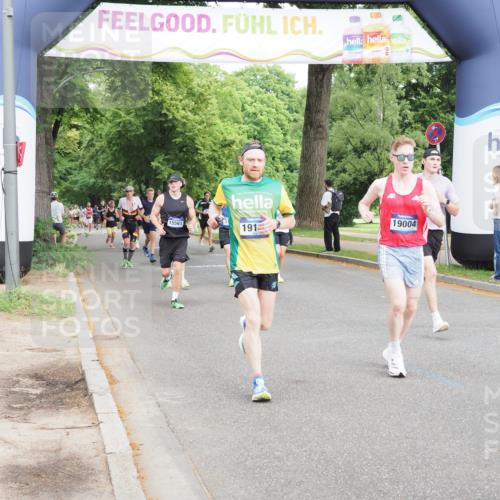 29.06.2025 - hella hamburg halbmarathon MichiJ http://msf.ph/oto/8238779 29.06.2025 10:27:27 Zwischen KM18-KM19 3431, 3783, 7981, 9403, 11049, 11281, 11379, 13514, 14905, 15372, 15561, 17623, 18723, 18761, 19004, 19151 meine-sportfotos.de