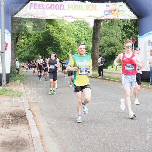 29.06.2025 - hella hamburg halbmarathon MichiJ http://msf.ph/oto/8238808 29.06.2025 10:27:27 Zwischen KM18-KM19 3431, 3783, 7981, 9403, 11049, 11281, 11379, 13514, 14905, 15372, 15561, 17623, 18723, 18761, 19004, 19151 meine-sportfotos.de