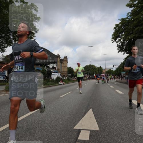 29.06.2025 - hella hamburg halbmarathon Yannick Fuchs http://msf.ph/oto/8238827 29.06.2025 10:34:41 20KM 1358, 1603, 1975, 2573, 2750, 2826, 3626, 4381, 4766, 4888, 5375, 5409, 5508, 5803, 6149, 6152, 6649, 7109, 7495, 7622, 8467, 8574, 8933, 9294, 10900, 11714, 11731, 12088, 12865, 14077, 14699, 14924, 15015, 15421, 15424, 15813, 15828, 16580, 16761, 17245, 17973, 18013, 18979 meine-sportfotos.de