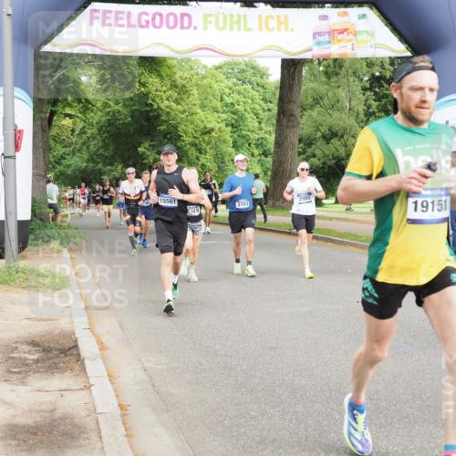 29.06.2025 - hella hamburg halbmarathon MichiJ http://msf.ph/oto/8238883 29.06.2025 10:27:28 Zwischen KM18-KM19 2980, 3431, 3783, 7981, 9403, 11049, 11281, 13514, 14905, 15372, 15561, 17623, 18723, 18761, 19004, 19151 meine-sportfotos.de