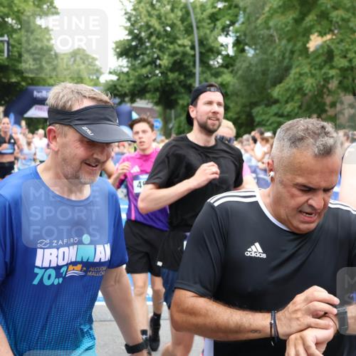 29.06.2025 - hella hamburg halbmarathon Zöllner http://msf.ph/oto/8238889 29.06.2025 10:55:35 Ziel 2252, 3037, 4951, 5319, 6591, 8573, 11554, 11568, 12196, 12544, 12584, 13267, 14036, 14592, 16110, 16213, 16334, 16609, 17615 meine-sportfotos.de