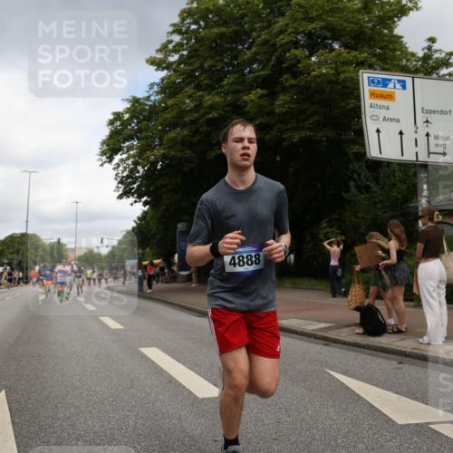 29.06.2025 - hella hamburg halbmarathon Yannick Fuchs http://msf.ph/oto/8238892 29.06.2025 10:34:41 20KM 1358, 1603, 1975, 2573, 2750, 2826, 3626, 4381, 4766, 4888, 5375, 5409, 5508, 5803, 6149, 6152, 6649, 7109, 7495, 7622, 8467, 8574, 8933, 9294, 10900, 11714, 11731, 12088, 12865, 14077, 14699, 14924, 15015, 15421, 15424, 15813, 15828, 16580, 16761, 17245, 17973, 18013, 18979 meine-sportfotos.de