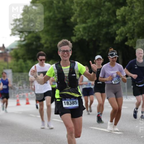 29.06.2025 - hella hamburg halbmarathon Jannik Wohlers http://msf.ph/oto/8238904 29.06.2025 10:29:19 Lombardsbrücke 1063, 1661, 1694, 2302, 2699, 3524, 4395, 4580, 5350, 7517, 7832, 8388, 9095, 9937, 10996, 11249, 11269, 11376, 11444, 11634, 12086, 12216, 12227, 13810, 15266, 16306, 17945, 18385 meine-sportfotos.de