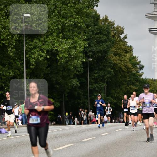 29.06.2025 - hella hamburg halbmarathon Dr. Thomas Lammeyer http://msf.ph/oto/8238908 29.06.2025 10:13:53 Kennedybrücke 1483, 1573, 1838, 3921, 5511, 7042, 7333, 7636, 7685, 8090, 8219, 8890, 9366, 9434, 9674, 9781, 9816, 10036, 10943, 11027, 11180 meine-sportfotos.de