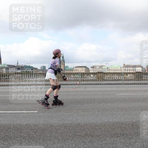 29.06.2025 - hella hamburg halbmarathon Lena Gebhardt http://msf.ph/oto/8238929 29.06.2025 09:02:06 Lombardsbrücke  meine-sportfotos.de