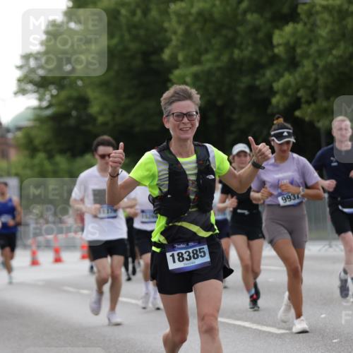 29.06.2025 - hella hamburg halbmarathon Jannik Wohlers http://msf.ph/oto/8238951 29.06.2025 10:29:19 Lombardsbrücke 1063, 1661, 1694, 2302, 2699, 3524, 4395, 4580, 5350, 7517, 7832, 8388, 9095, 9937, 10996, 11249, 11269, 11376, 11444, 11634, 12086, 12216, 12227, 13810, 15266, 16306, 17945, 18385 meine-sportfotos.de