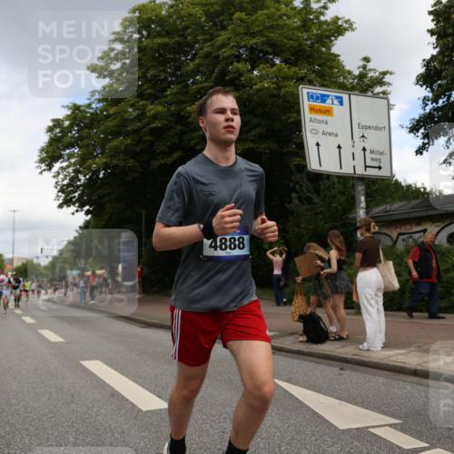 29.06.2025 - hella hamburg halbmarathon Yannick Fuchs http://msf.ph/oto/8238953 29.06.2025 10:34:41 20KM 1358, 1603, 1975, 2573, 2750, 2826, 3626, 4381, 4766, 4888, 5375, 5409, 5508, 5803, 6149, 6152, 6649, 7109, 7495, 7622, 8467, 8574, 8933, 9294, 10900, 11714, 11731, 12088, 12865, 14077, 14699, 14924, 15015, 15421, 15424, 15813, 15828, 16580, 16761, 17245, 17973, 18013, 18979 meine-sportfotos.de