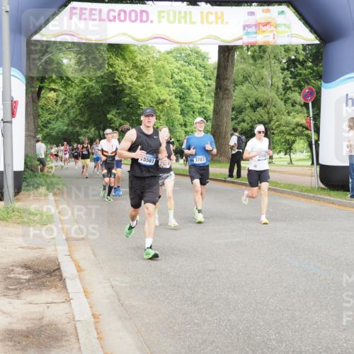 29.06.2025 - hella hamburg halbmarathon MichiJ http://msf.ph/oto/8238967 29.06.2025 10:27:28 Zwischen KM18-KM19 2980, 3431, 3783, 7981, 9403, 11049, 11281, 13514, 14905, 15372, 15561, 17623, 18723, 18761, 19004, 19151 meine-sportfotos.de