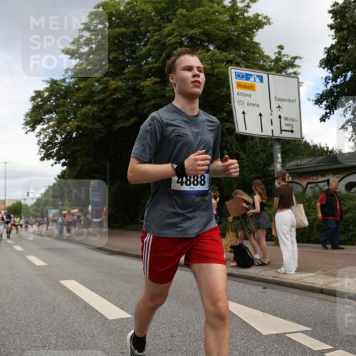 29.06.2025 - hella hamburg halbmarathon Yannick Fuchs http://msf.ph/oto/8238998 29.06.2025 10:34:41 20KM 1358, 1603, 1975, 2573, 2750, 2826, 3626, 4381, 4766, 4888, 5375, 5409, 5508, 5803, 6149, 6152, 6649, 7109, 7495, 7622, 8467, 8574, 8933, 9294, 10900, 11714, 11731, 12088, 12865, 14077, 14699, 14924, 15015, 15421, 15424, 15813, 15828, 16580, 16761, 17245, 17973, 18013, 18979 meine-sportfotos.de