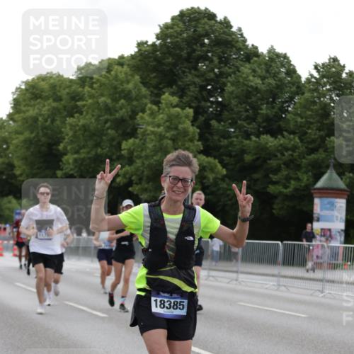 29.06.2025 - hella hamburg halbmarathon Jannik Wohlers http://msf.ph/oto/8239035 29.06.2025 10:29:20 Lombardsbrücke 1063, 1694, 2302, 2699, 3524, 4395, 4580, 5350, 7517, 7832, 8388, 9095, 9937, 10996, 11269, 11376, 11444, 11634, 12086, 12216, 12227, 12305, 13031, 13810, 15266, 16306, 17945, 18385 meine-sportfotos.de