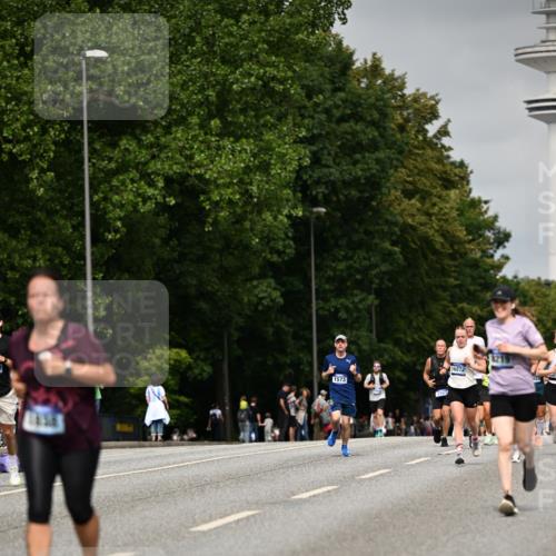 29.06.2025 - hella hamburg halbmarathon Dr. Thomas Lammeyer http://msf.ph/oto/8239044 29.06.2025 10:13:54 Kennedybrücke 1483, 1513, 1573, 1838, 3921, 5511, 7042, 7333, 7636, 7685, 8090, 8219, 8890, 9366, 9434, 9674, 9681, 9781, 9816, 10036, 10943, 11027, 11180 meine-sportfotos.de