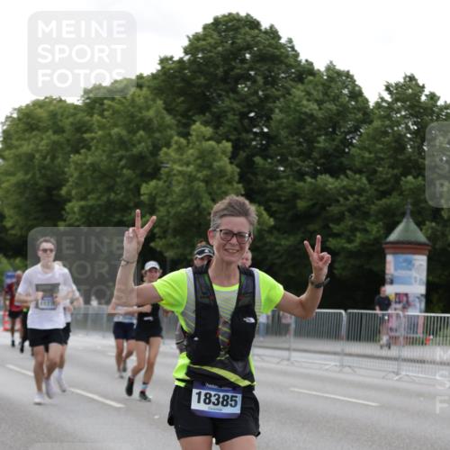 29.06.2025 - hella hamburg halbmarathon Jannik Wohlers http://msf.ph/oto/8239046 29.06.2025 10:29:20 Lombardsbrücke 1063, 1694, 2302, 2699, 3524, 4395, 4580, 5350, 7517, 7832, 8388, 9095, 9937, 10996, 11269, 11376, 11444, 11634, 12086, 12216, 12227, 12305, 13031, 13810, 15266, 16306, 17945, 18385 meine-sportfotos.de