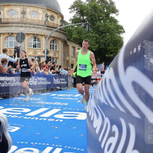 29.06.2025 - hella hamburg halbmarathon Strokosch-Dieckow http://msf.ph/oto/8239050 29.06.2025 10:36:12 Ziel 2774, 6032, 6829, 6990, 6993, 12447, 13991, 14601, 14875, 15115, 15348, 16158, 17078, 17329, 17691, 18600 meine-sportfotos.de