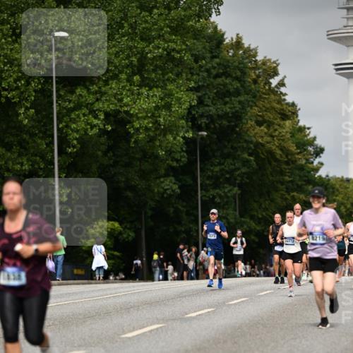 29.06.2025 - hella hamburg halbmarathon Dr. Thomas Lammeyer http://msf.ph/oto/8239068 29.06.2025 10:13:54 Kennedybrücke 1483, 1513, 1573, 1838, 3921, 5511, 7042, 7333, 7636, 7685, 8090, 8219, 8890, 9366, 9434, 9674, 9681, 9781, 9816, 10036, 10943, 11027, 11180 meine-sportfotos.de